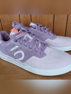 adidas Five Ten Sleuth Mountain Bike Shoes Women Size 7 Purple Coral. Never worn